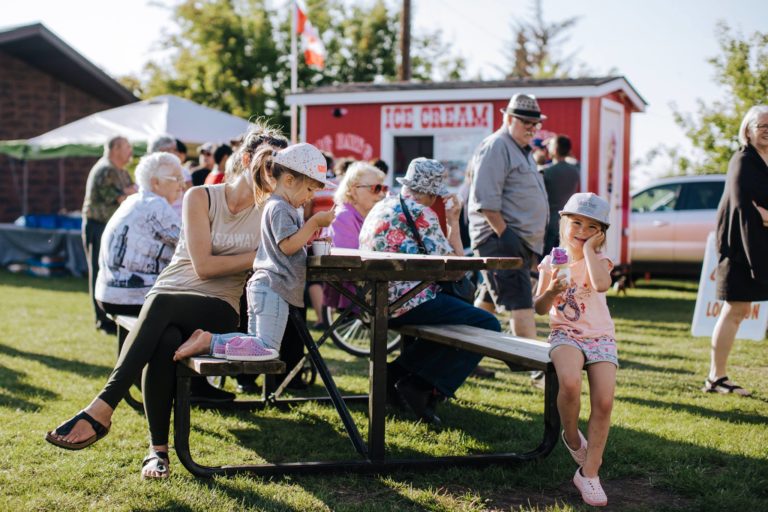 girls at market 1 768x512