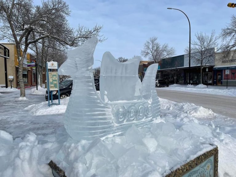 Camrose Ice Sculptures 3 768x576
