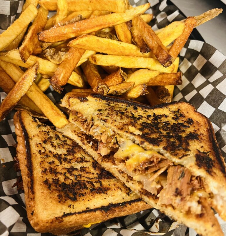 pulled pork grilled cheese 1 768x803