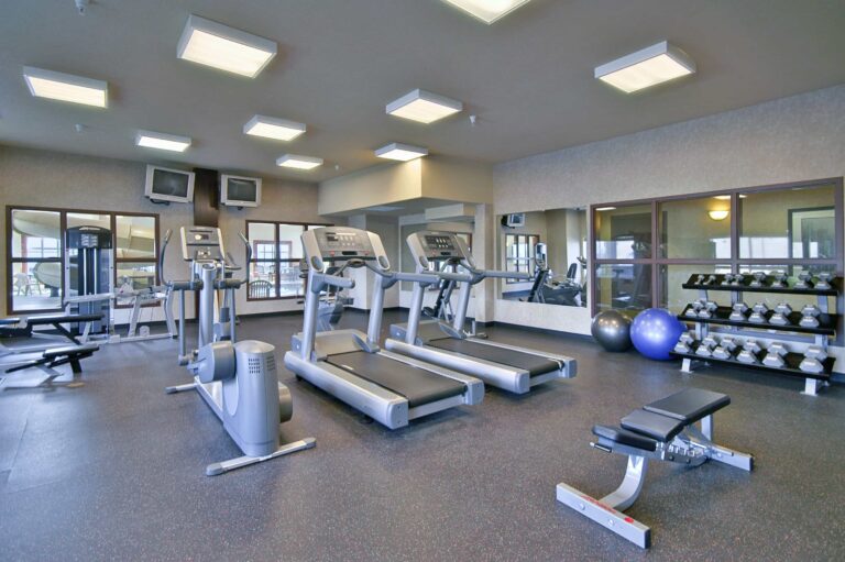 Camrose Ramada Fitness 768x511