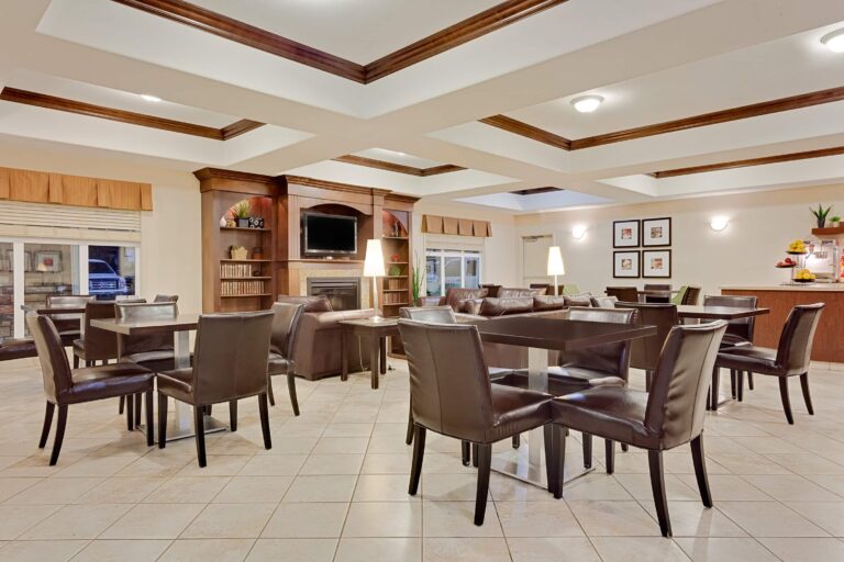 Ramada Lac Lounge 768x512