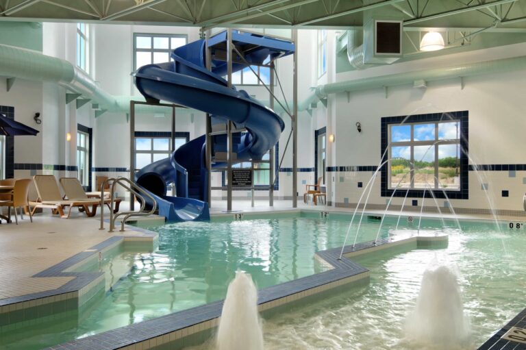 Ramada Wainwright Pool 768x511