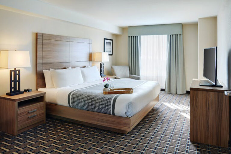 Pomeroy Vermilion Inn Suites 3 768x512