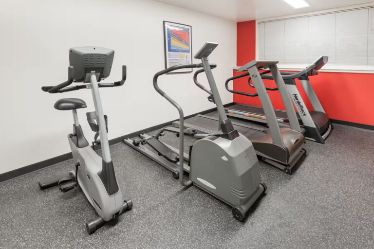 Ramada Sherwood Park 3 768x512