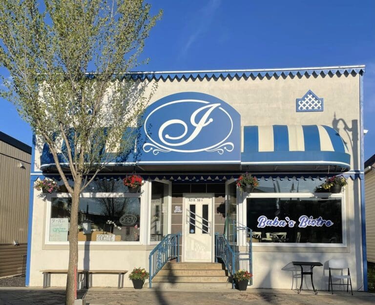 Babas Bistro 768x626
