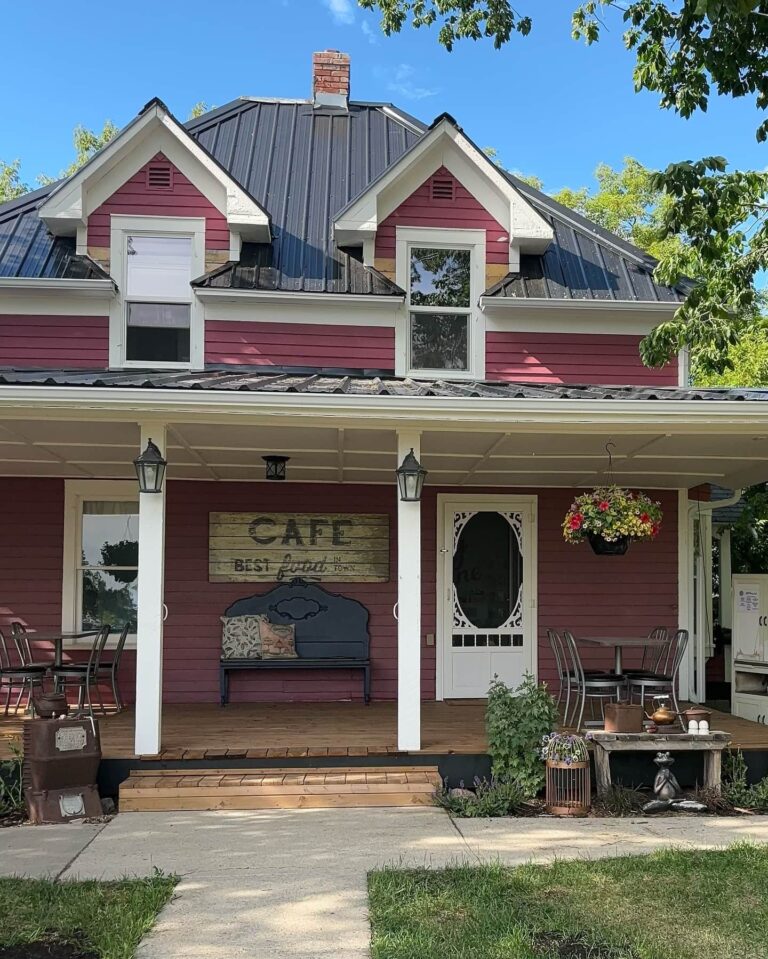 Cherry Lane Cafe Saloon 4 1 768x959