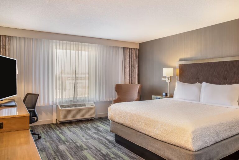 Ramada St. Paul 7 768x513